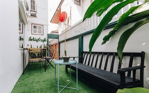 จัดมุมสวนพักผ่อน สร้างความเป็นส่วนตัวจากเพื่อนข้างบ้าน