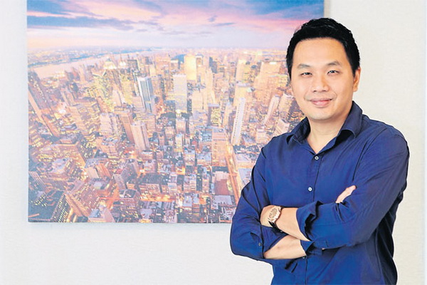 นายวรยุทธ กิตติอุดม อุปนายกสมาคมอสังหาริมทรัพย์ไทย เงินเดือน 6 หมื่นขอสินเชื่อบ้านลำบาก แบงก์ลดเพดานสินเชื่อป้องกันความเสี่ยง ในยุคโควิด-19