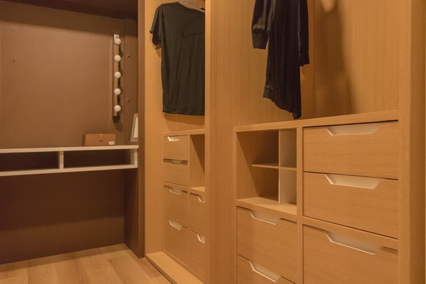 วิธีเลือกตู้เสื้อผ้าบิวท์อิน ให้ตอบโจทย์เข้ากับสไตล์คุณ