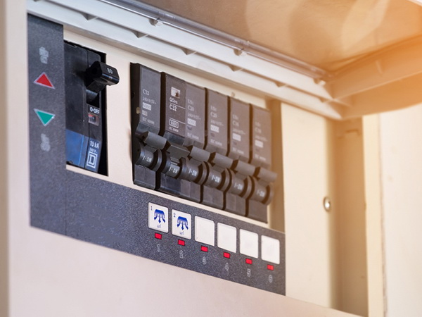 อันตรายจาก ไฟรั่ว มีวิธีป้องกันอย่างไร?