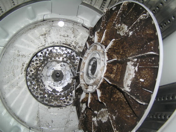 4. ทำความสะอาดตะแกรงช่องอากาศเย็น 3-4 ครั้งต่อปี