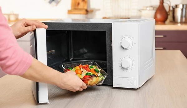 10. เตาไมโครเวฟ