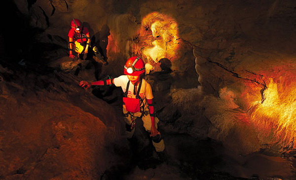 การแต่งกายเที่ยวถ้ำ การแต่งกายเที่ยวถ้ำ