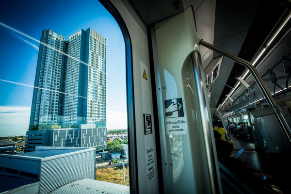 �ҫ�� �͹� @MRT ����¡�ҧ�˭�